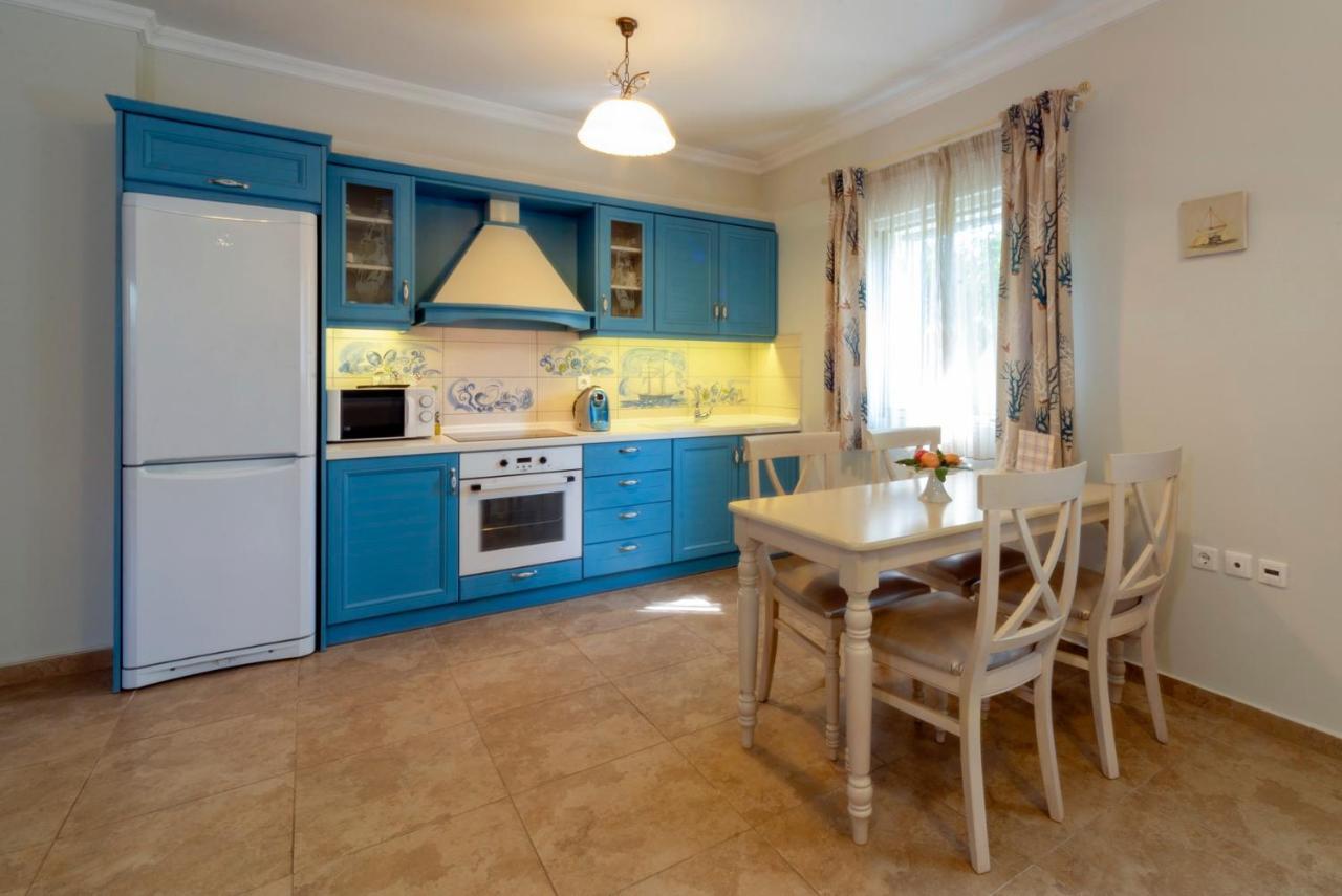 Nautilus Luxury Suites Galaxidi Екстер'єр фото