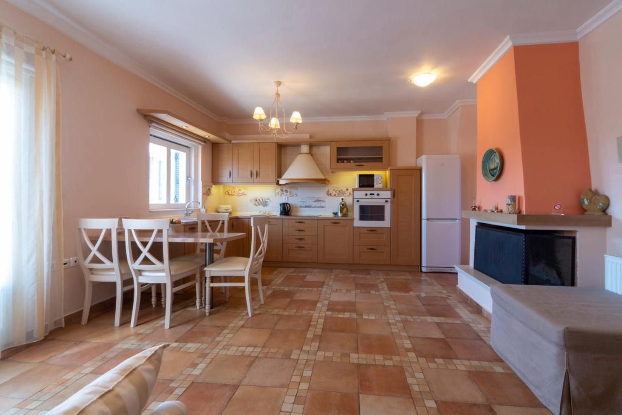 Nautilus Luxury Suites Galaxidi Екстер'єр фото