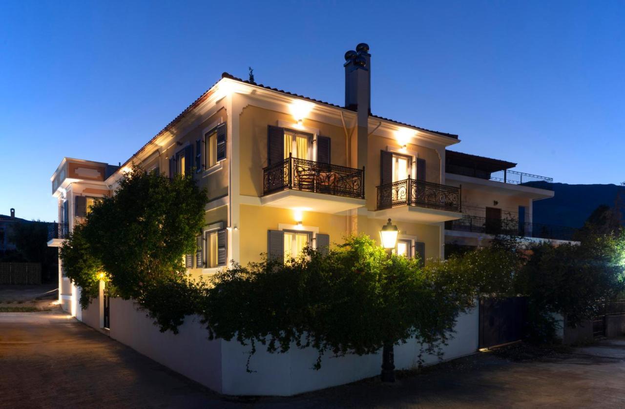 Nautilus Luxury Suites Galaxidi Екстер'єр фото