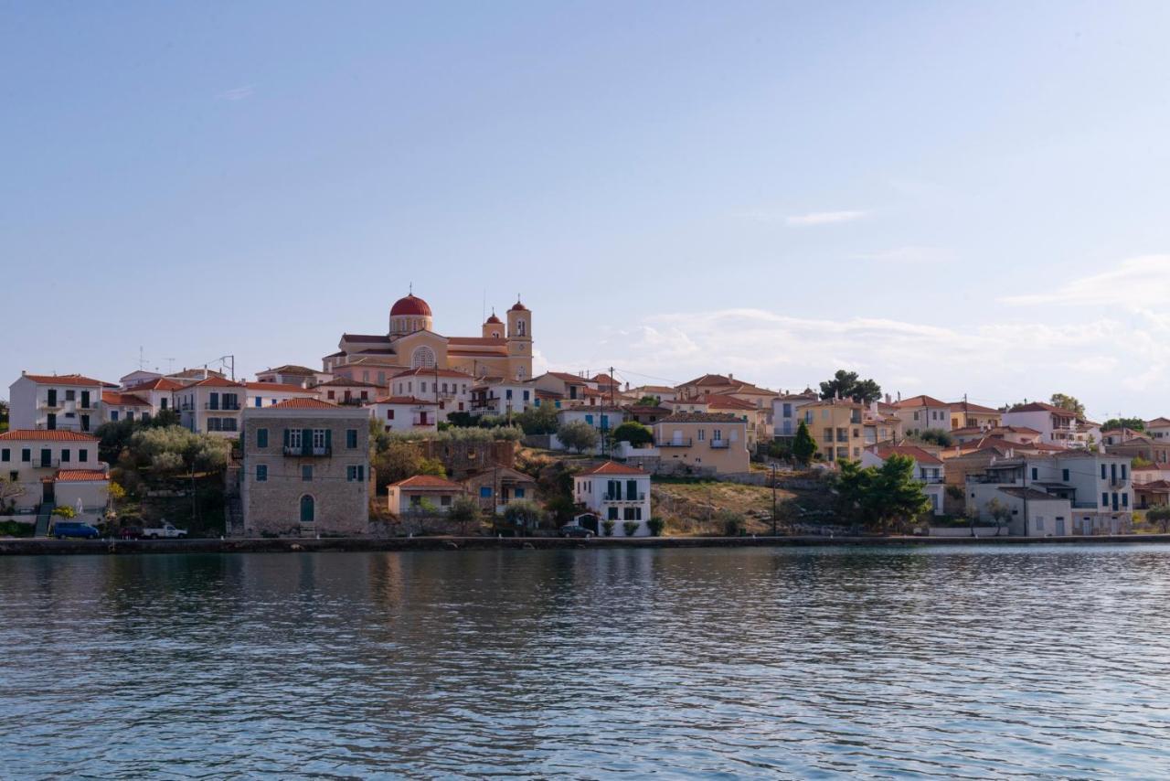 Nautilus Luxury Suites Galaxidi Екстер'єр фото