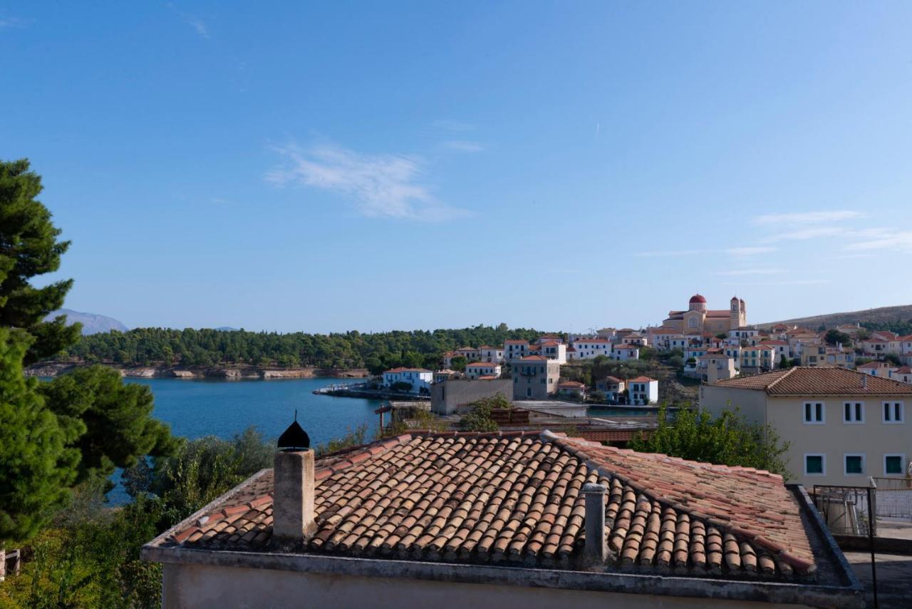 Nautilus Luxury Suites Galaxidi Екстер'єр фото