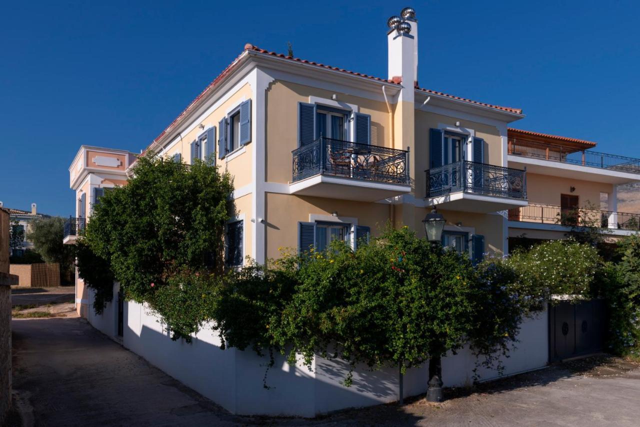 Nautilus Luxury Suites Galaxidi Екстер'єр фото