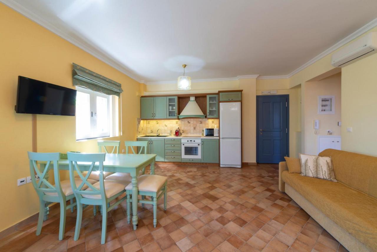 Nautilus Luxury Suites Galaxidi Екстер'єр фото